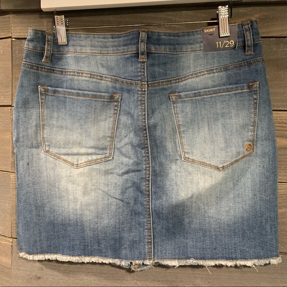 Button Up Denim Skirt - Picture 4 of 6